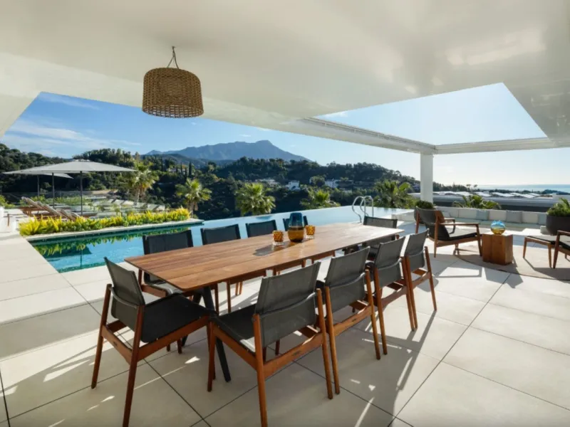 House - Detached Villa в продаже в Benahavís, Málaga. В доме 8 спален и 8 ванных комнат. Площадь дома 1445 м². Площадь участка 5100 м²