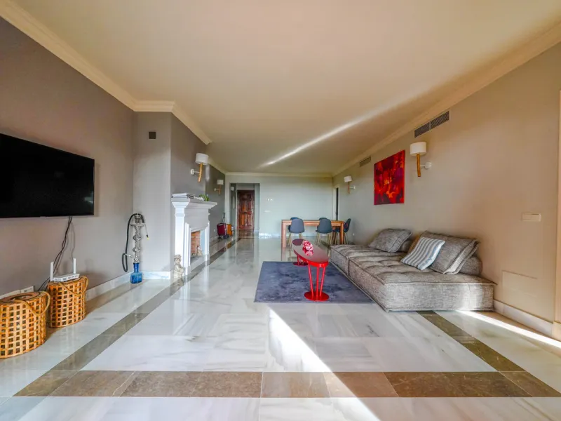 Apartment - Middle Floor Apartment в продаже в Benahavís, Málaga. В доме 2 спален и 2 ванных комнат. Площадь дома 156 м²