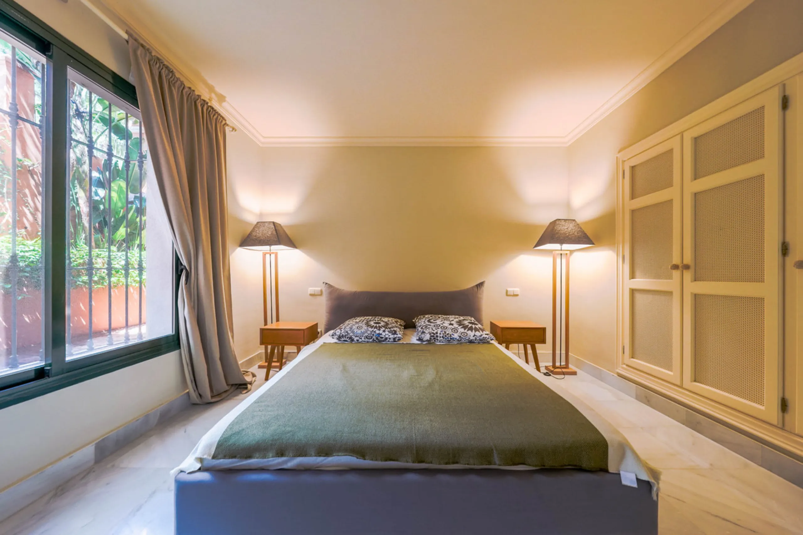 Apartment - Middle Floor Apartment в продаже в Benahavís, Málaga. В доме 2 спален и 2 ванных комнат. Площадь дома 156 м²