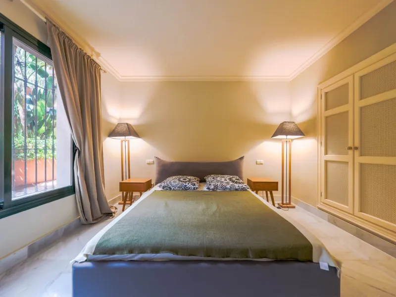 Apartment - Middle Floor Apartment в продаже в Benahavís, Málaga. В доме 2 спален и 2 ванных комнат. Площадь дома 156 м²
