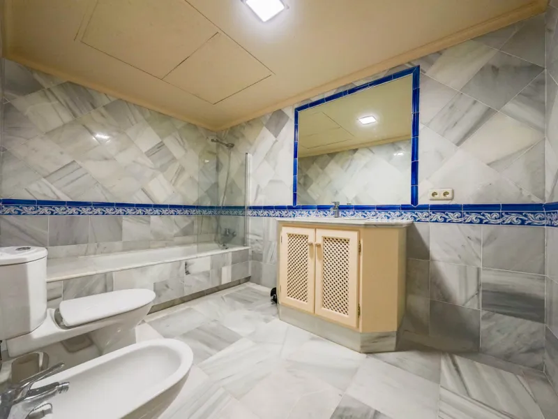 Apartment - Middle Floor Apartment в продаже в Benahavís, Málaga. В доме 2 спален и 2 ванных комнат. Площадь дома 156 м²
