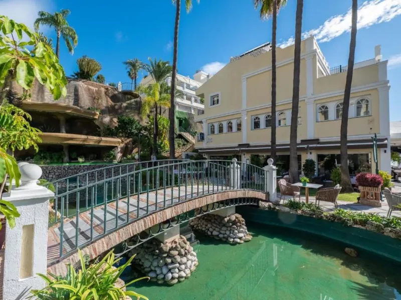 Apartment - Penthouse в продаже в Marbella, Málaga. В доме 3 спален и 2 ванных комнат. Площадь дома 95 м²