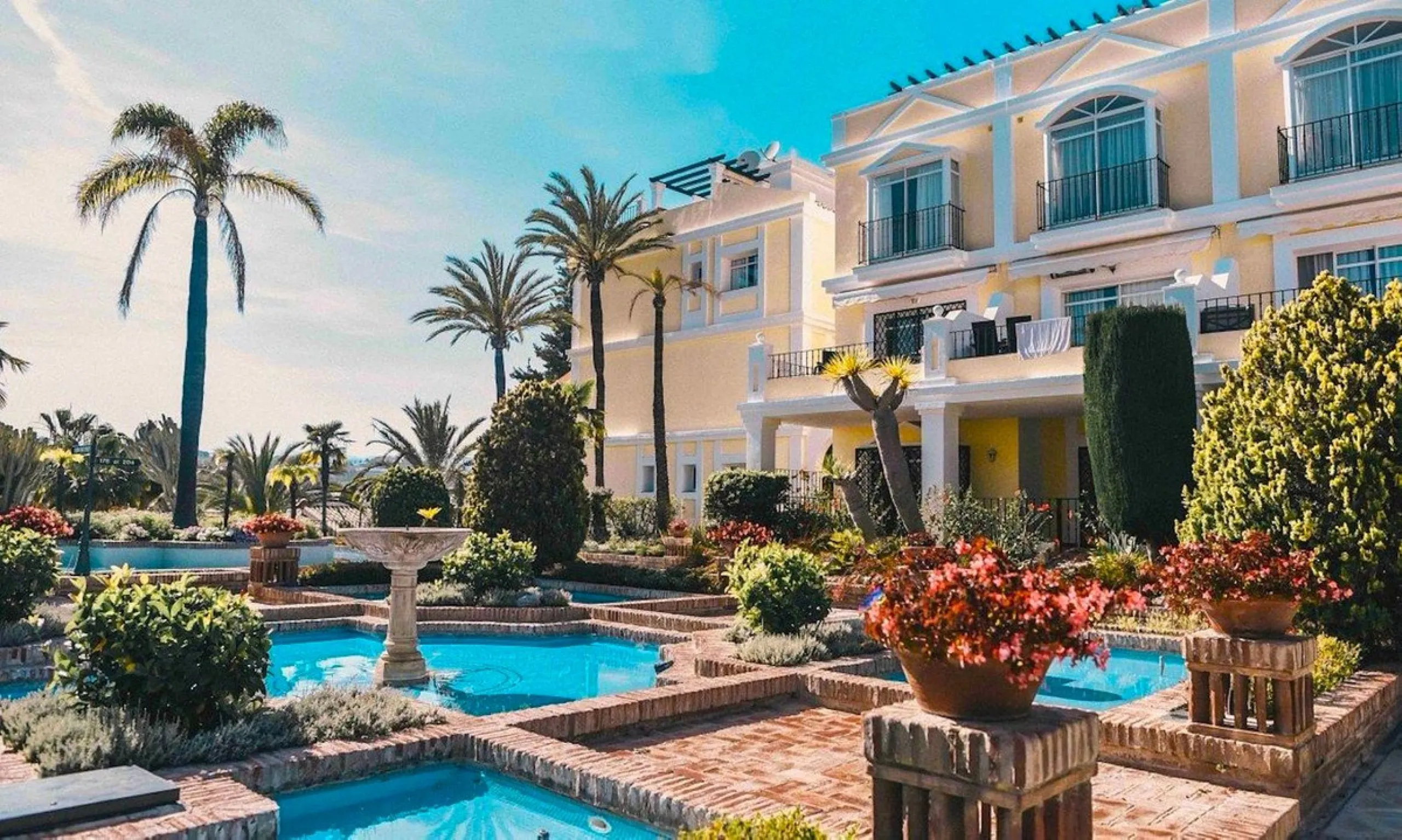 Apartment - Penthouse в продаже в Marbella, Málaga. В доме 3 спален и 2 ванных комнат. Площадь дома 95 м²