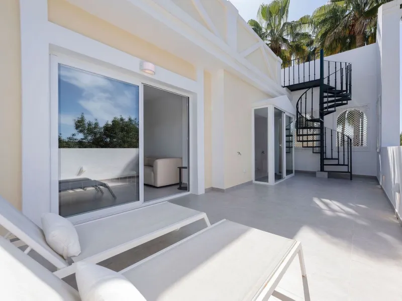 Apartment - Penthouse в продаже в Marbella, Málaga. В доме 3 спален и 2 ванных комнат. Площадь дома 95 м²