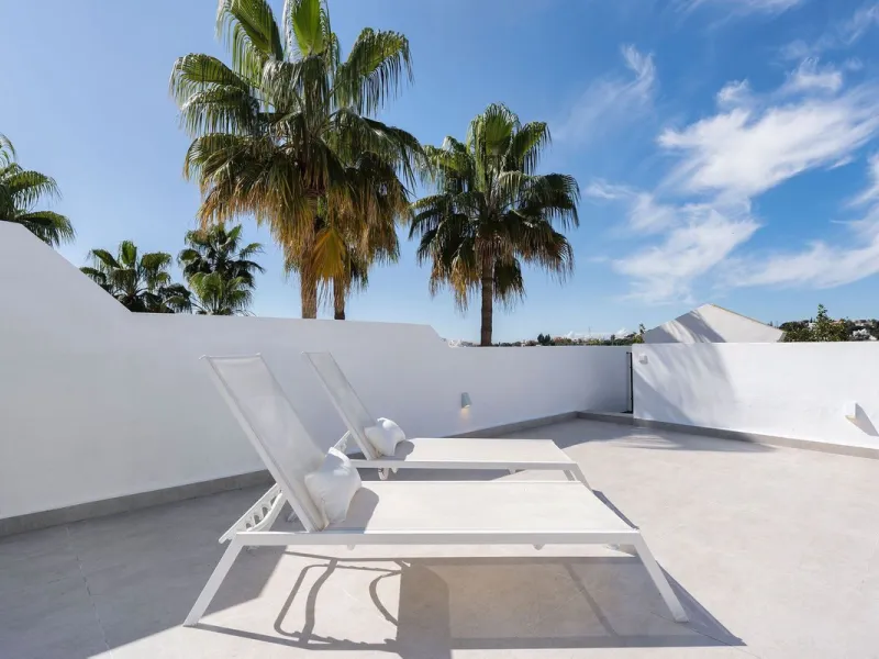 Apartment - Penthouse в продаже в Marbella, Málaga. В доме 3 спален и 2 ванных комнат. Площадь дома 95 м²
