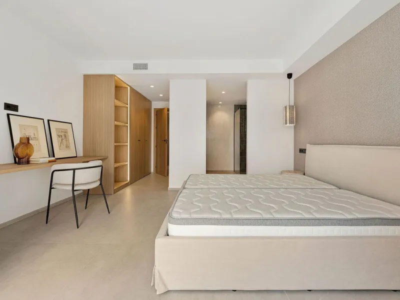Apartment - Penthouse в продаже в Marbella, Málaga. В доме 3 спален и 2 ванных комнат. Площадь дома 95 м²
