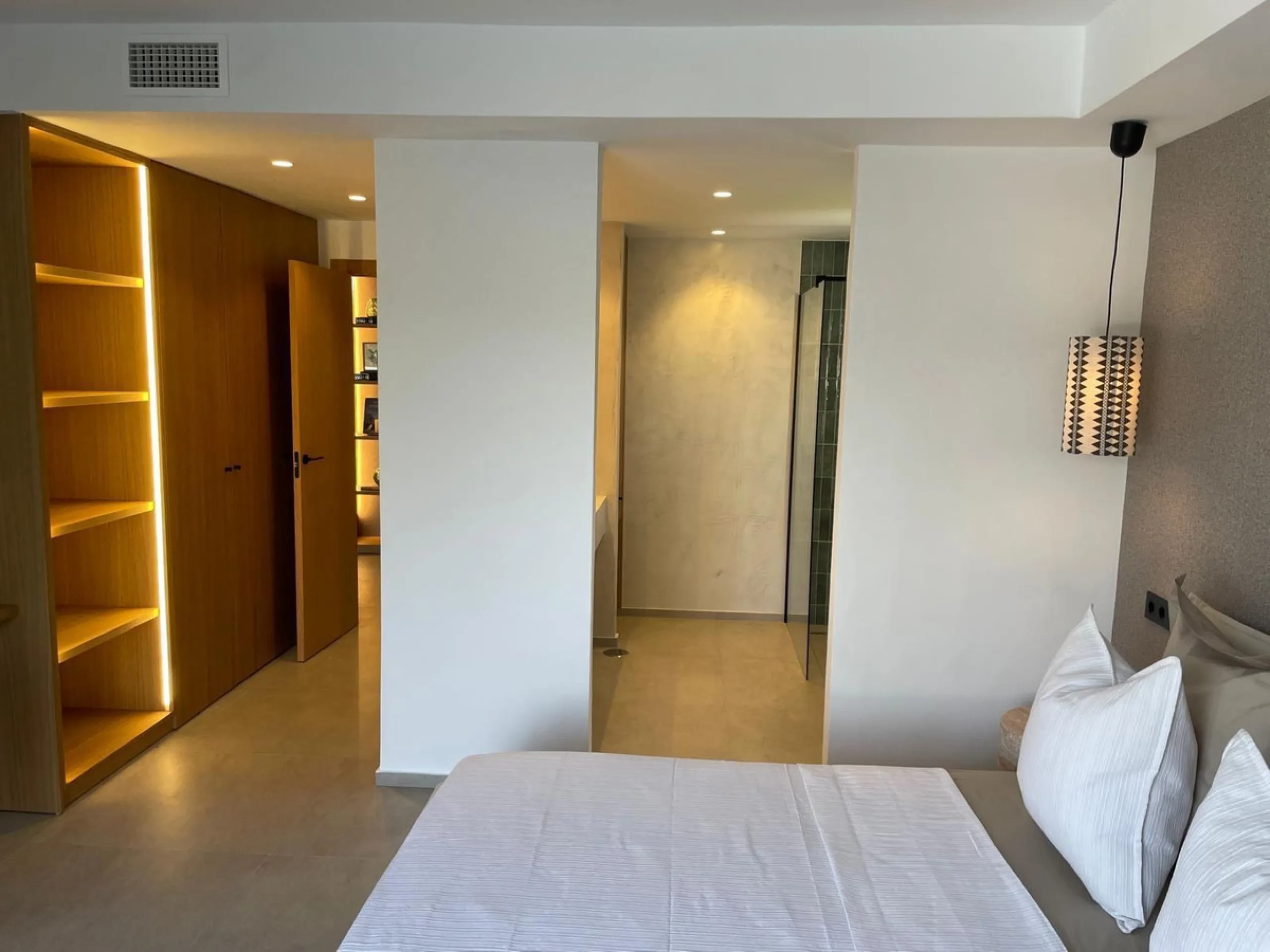 Apartment - Penthouse в продаже в Marbella, Málaga. В доме 3 спален и 2 ванных комнат. Площадь дома 95 м²