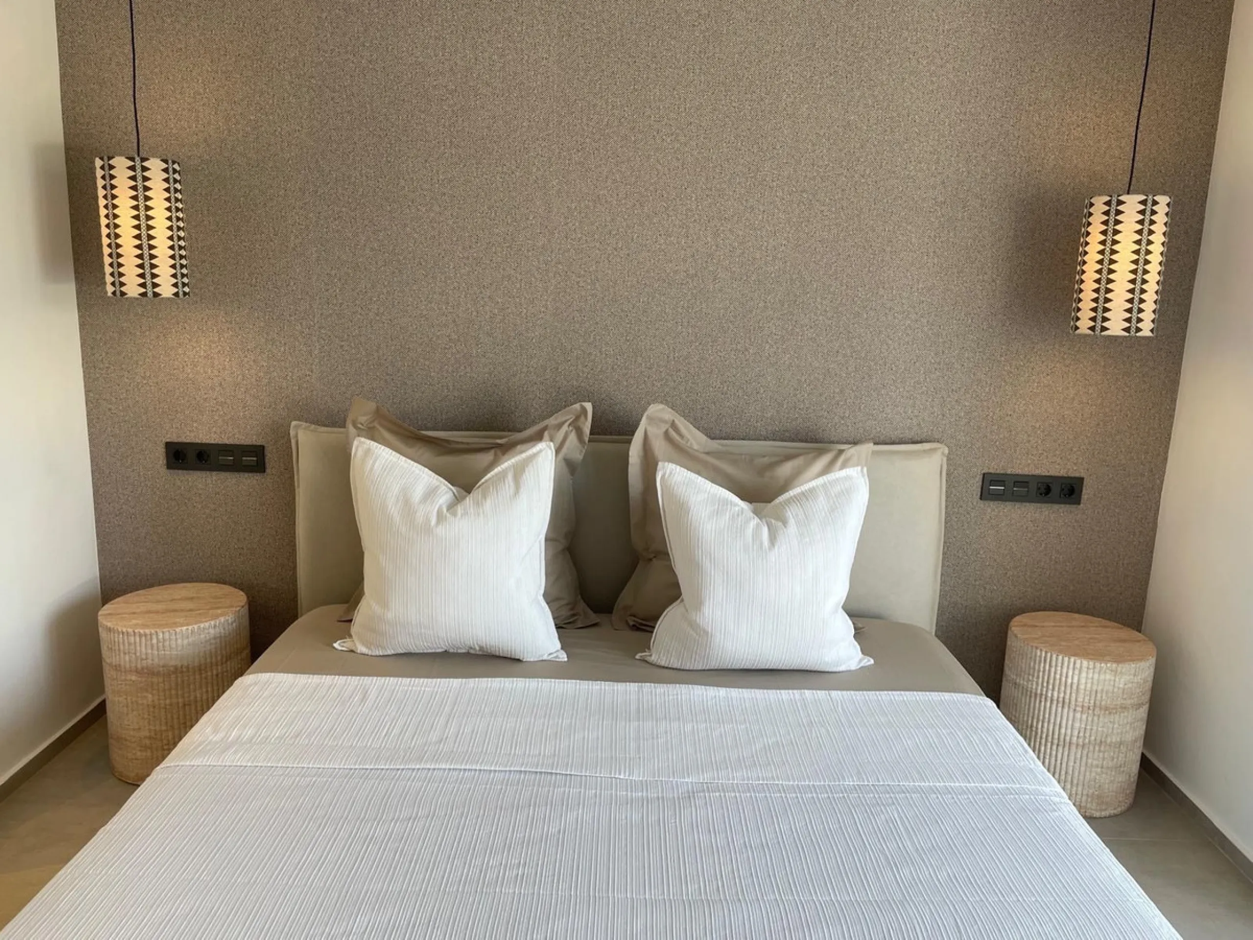 Apartment - Penthouse в продаже в Marbella, Málaga. В доме 3 спален и 2 ванных комнат. Площадь дома 95 м²