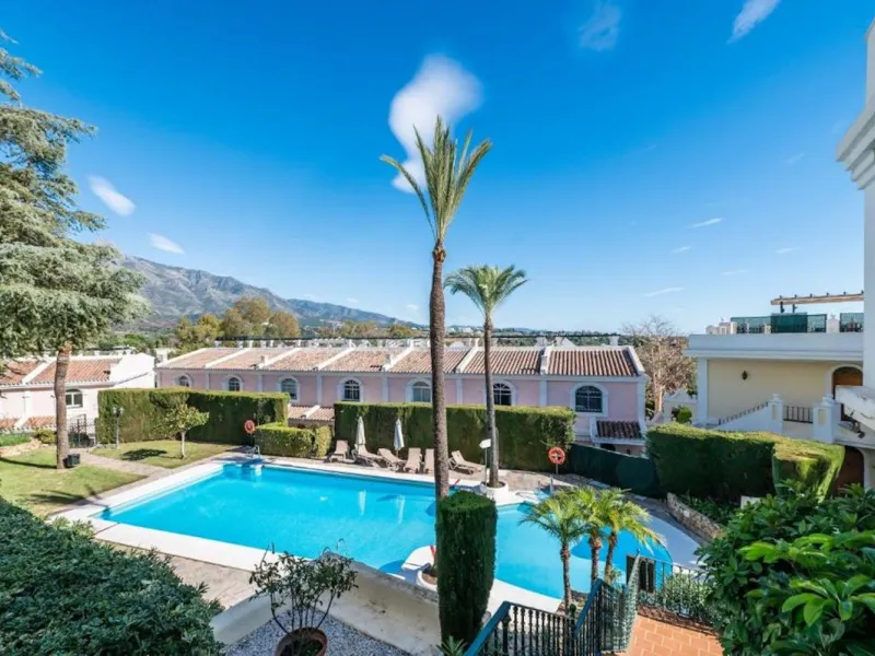 Apartment - Penthouse в продаже в Marbella, Málaga. В доме 3 спален и 2 ванных комнат. Площадь дома 95 м²