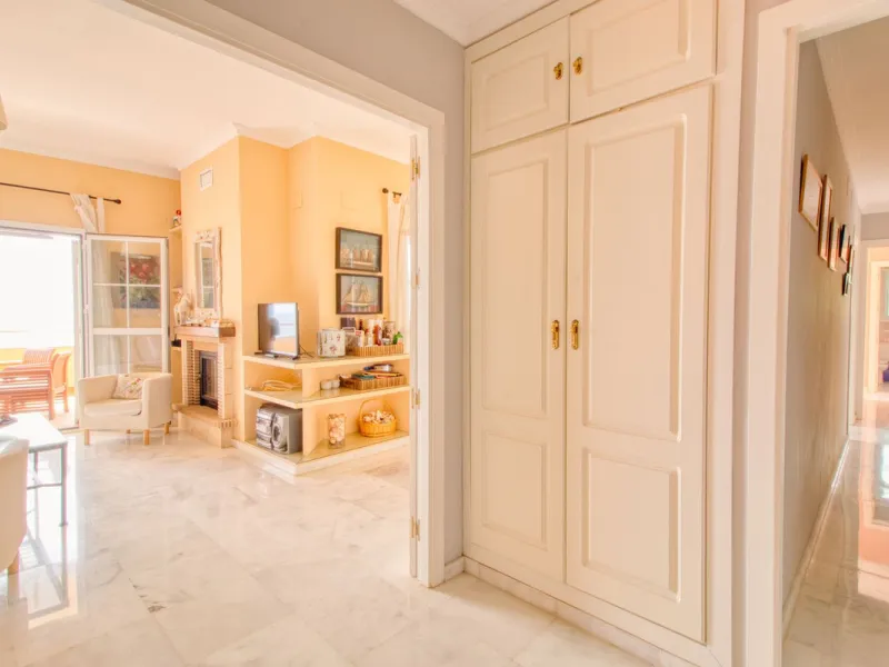 Spacious apartment with breathtaking panoramic sea views.