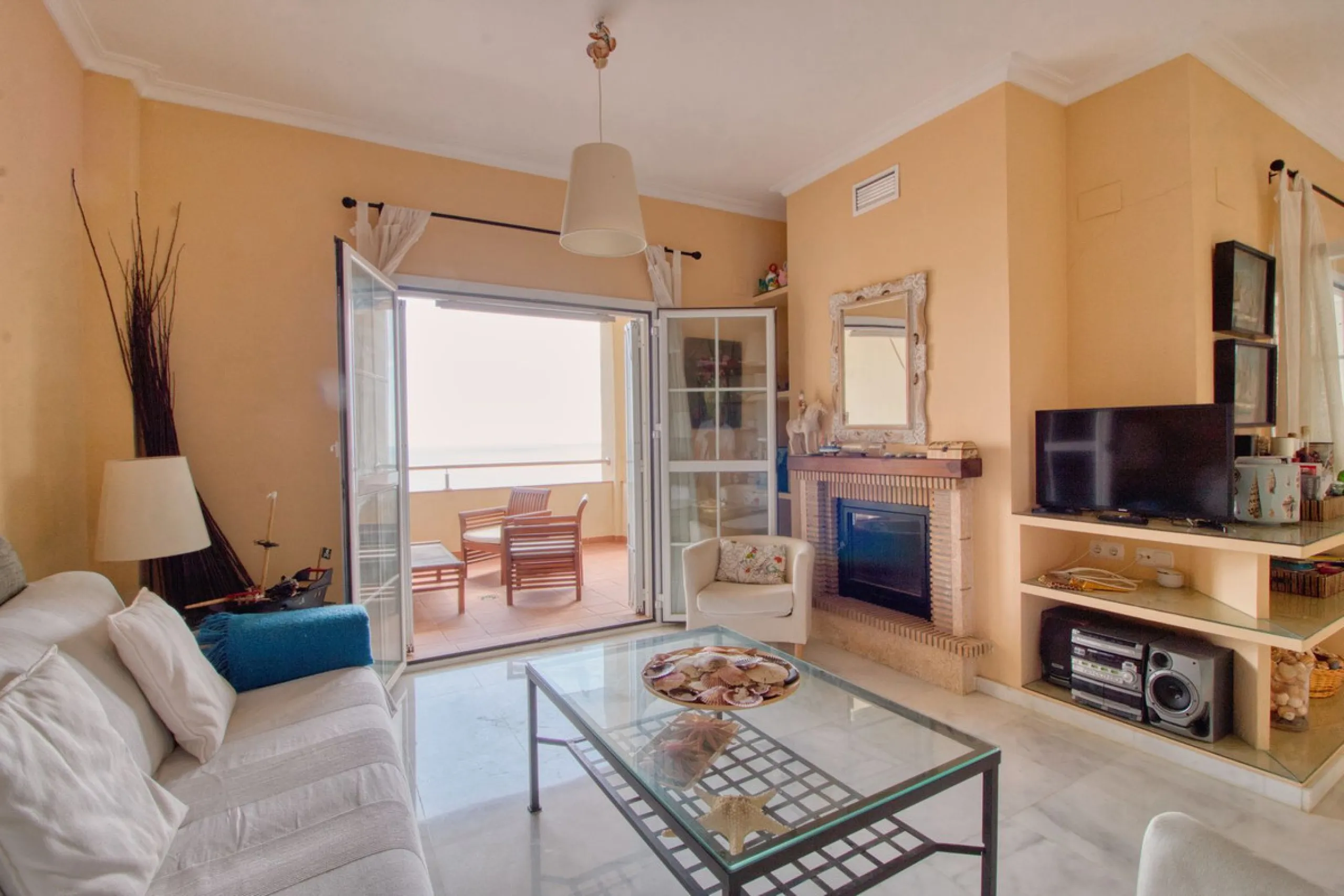 Spacious apartment with breathtaking panoramic sea views.