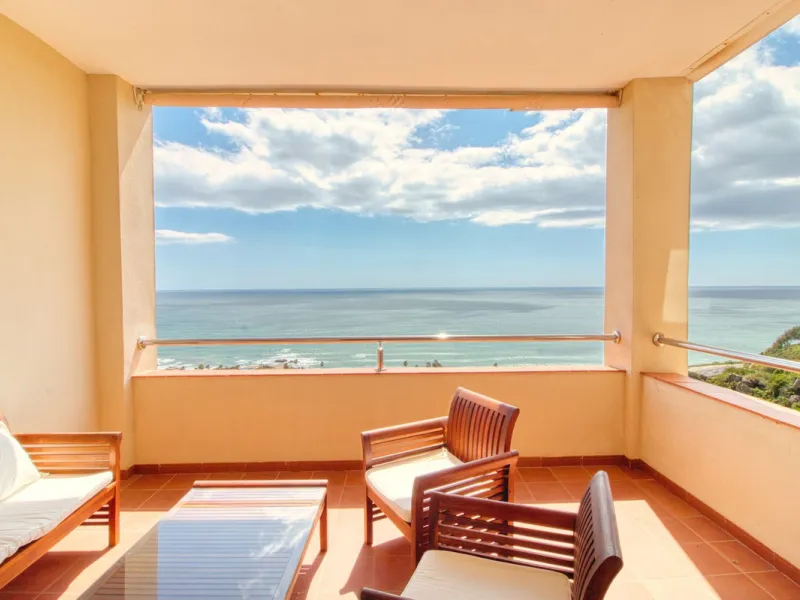 Spacious apartment with breathtaking panoramic sea views.