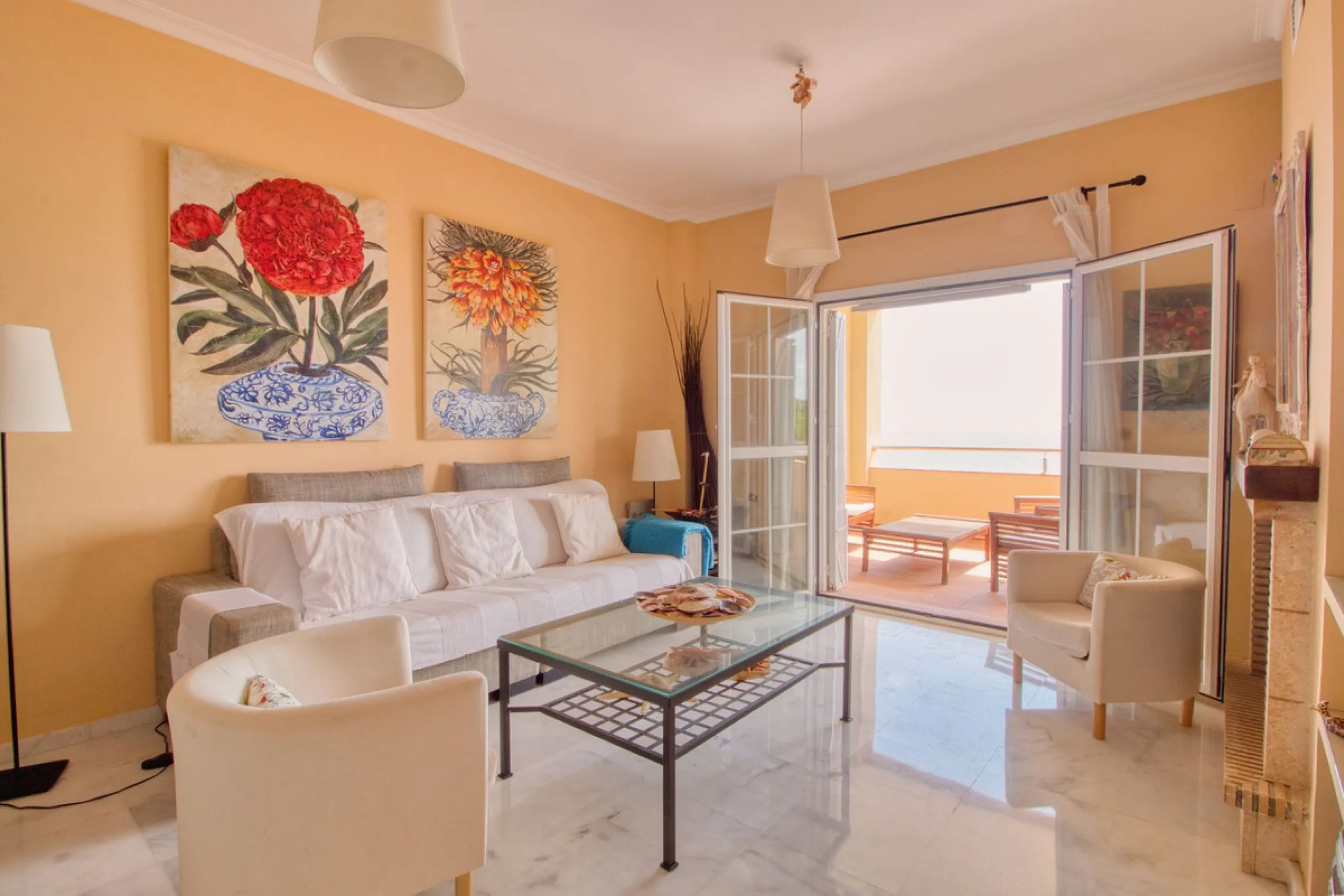 Spacious apartment with breathtaking panoramic sea views.
