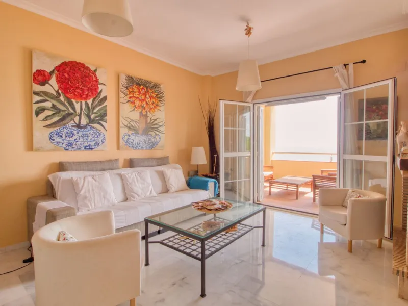 Spacious apartment with breathtaking panoramic sea views.