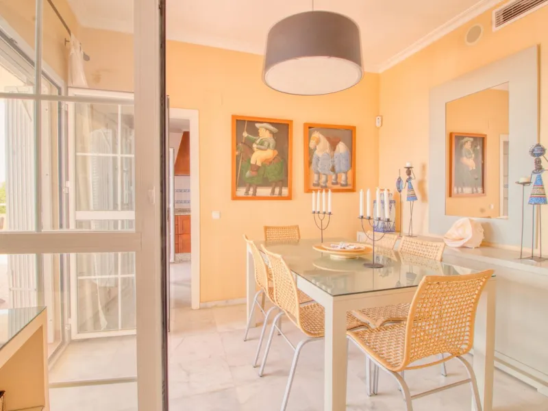 Spacious apartment with breathtaking panoramic sea views.