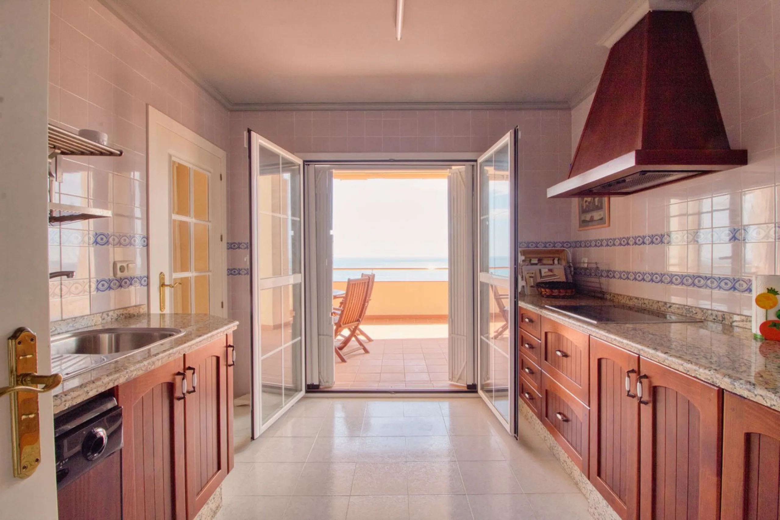 Spacious apartment with breathtaking panoramic sea views.