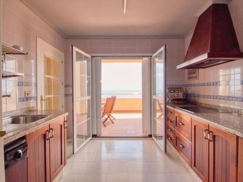 Spacious apartment with breathtaking panoramic sea views.