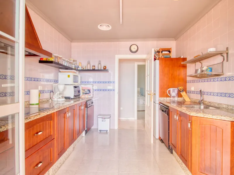 Spacious apartment with breathtaking panoramic sea views.