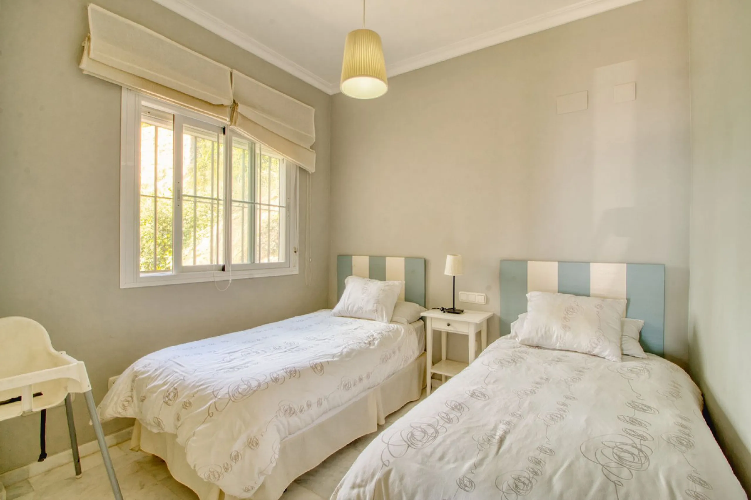 Spacious apartment with breathtaking panoramic sea views.