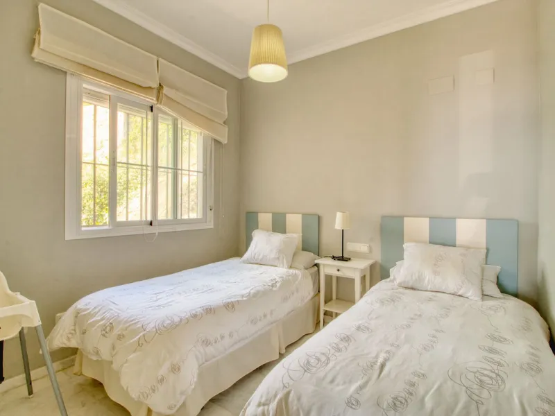Spacious apartment with breathtaking panoramic sea views.