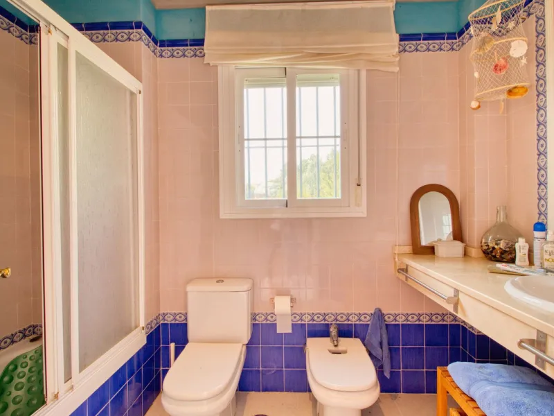 Spacious apartment with breathtaking panoramic sea views.