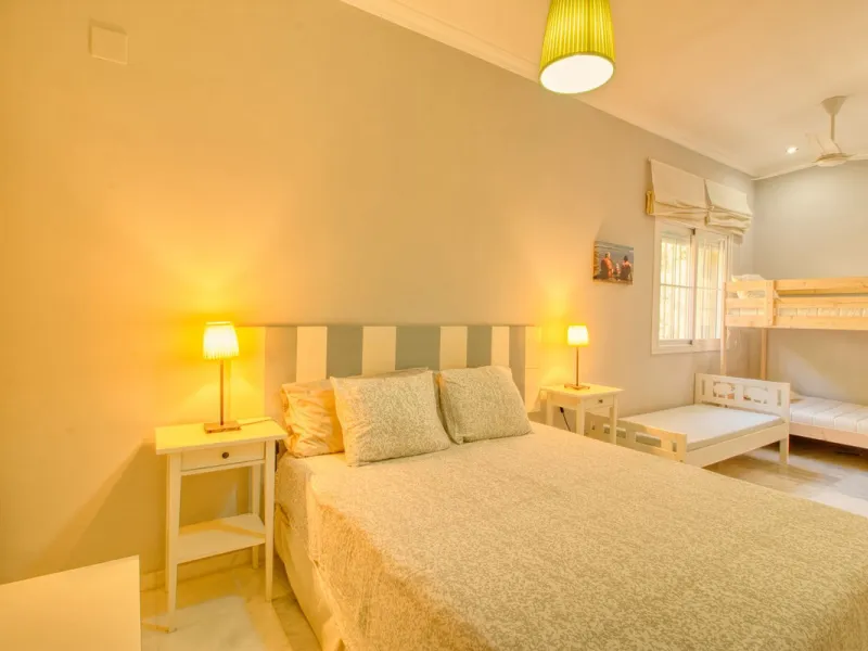 Spacious apartment with breathtaking panoramic sea views.