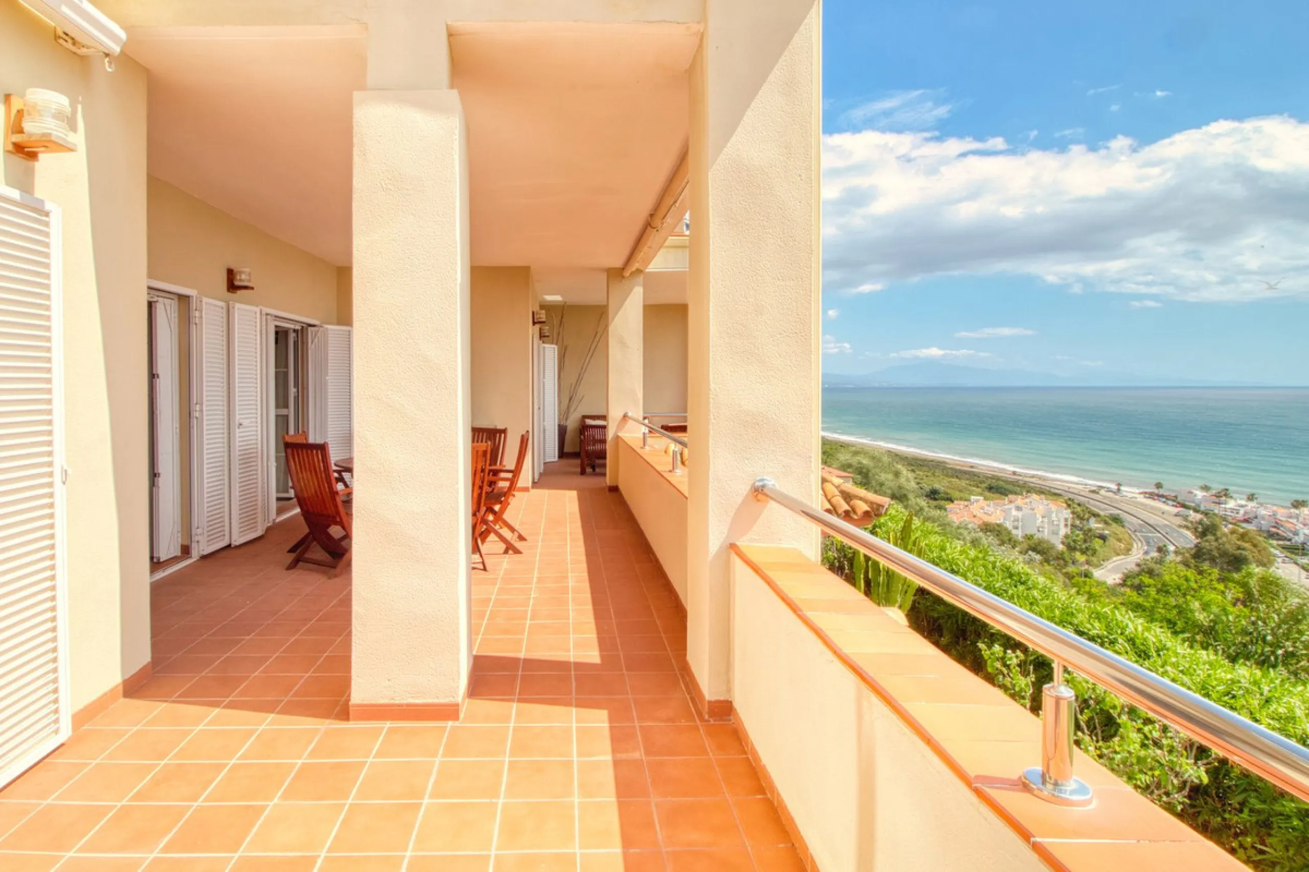 Spacious apartment with breathtaking panoramic sea views.
