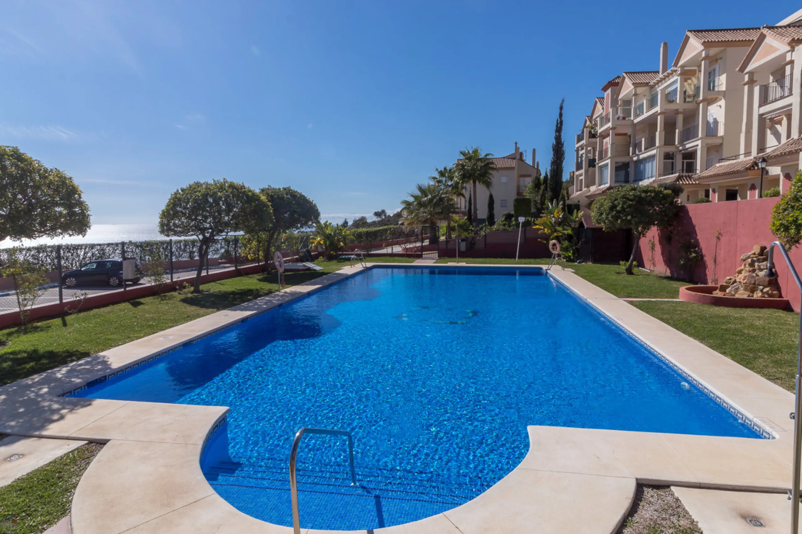 Spacious apartment with breathtaking panoramic sea views.