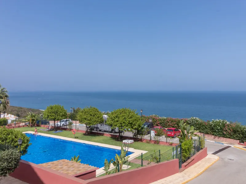 Spacious apartment with breathtaking panoramic sea views.