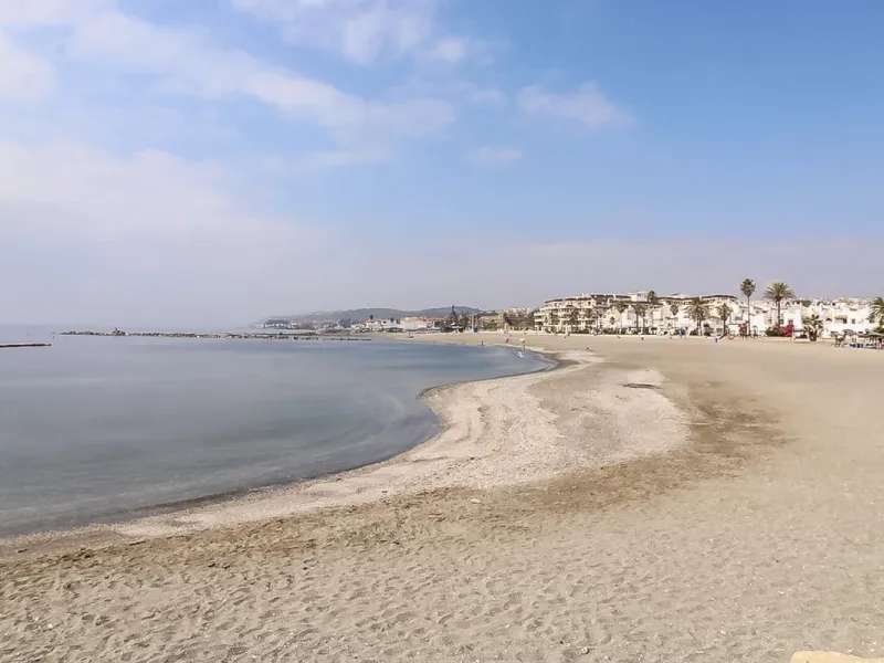 Spacious apartment with breathtaking panoramic sea views.