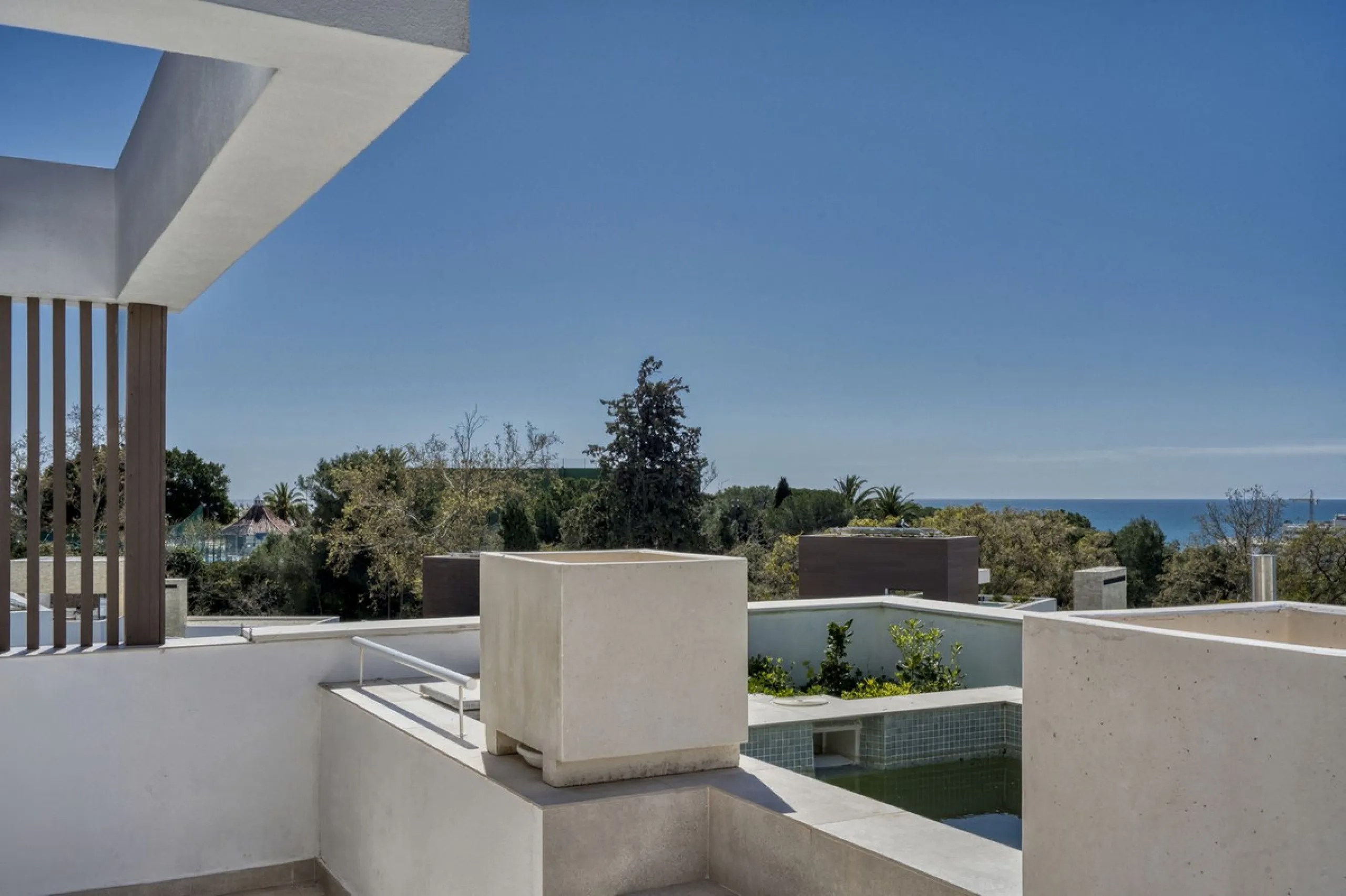 Brand New Contemporary Jewel – Car-Free Luxury in Marbella Center