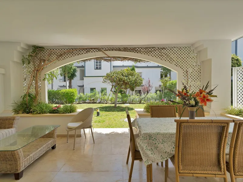 Discover seaside serenity in Estepona's ever popular complex - Dominion Beach located on the New Golden Mile. This spacious 2-bedroom, 2-bathroom apartment puts you just steps from the sand, with no road noise to disrupt the tranquility. The apartment is 