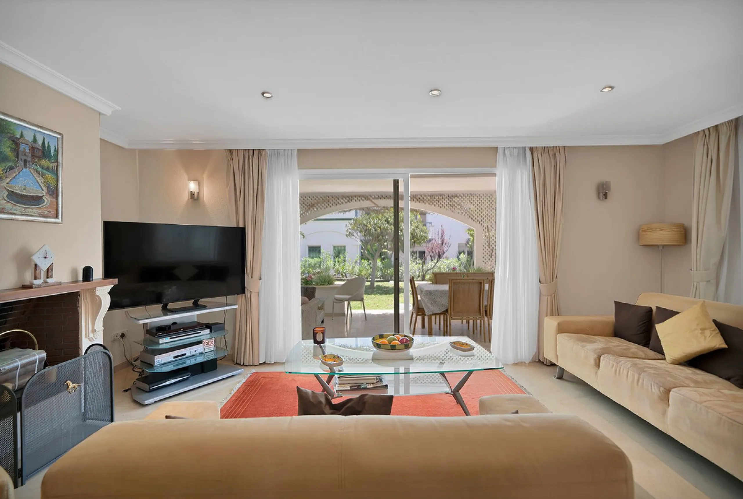Discover seaside serenity in Estepona's ever popular complex - Dominion Beach located on the New Golden Mile. This spacious 2-bedroom, 2-bathroom apartment puts you just steps from the sand, with no road noise to disrupt the tranquility. The apartment is 