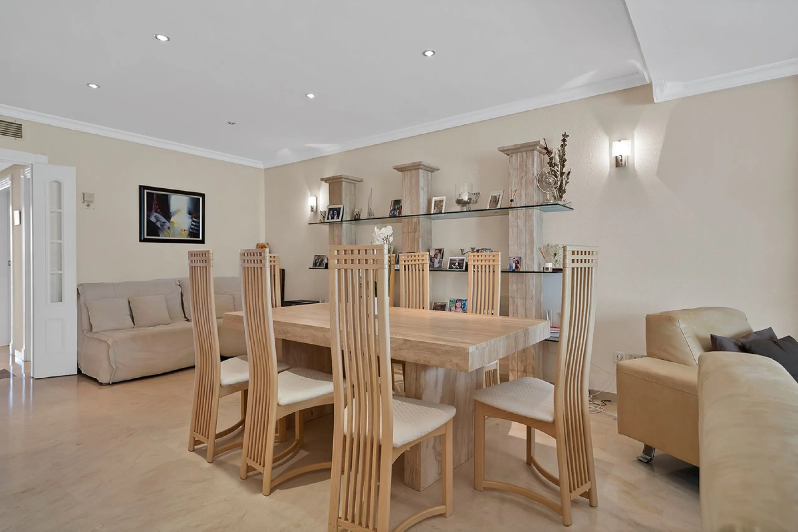 Discover seaside serenity in Estepona's ever popular complex - Dominion Beach located on the New Golden Mile. This spacious 2-bedroom, 2-bathroom apartment puts you just steps from the sand, with no road noise to disrupt the tranquility. The apartment is 