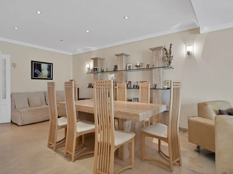 Discover seaside serenity in Estepona's ever popular complex - Dominion Beach located on the New Golden Mile. This spacious 2-bedroom, 2-bathroom apartment puts you just steps from the sand, with no road noise to disrupt the tranquility. The apartment is 