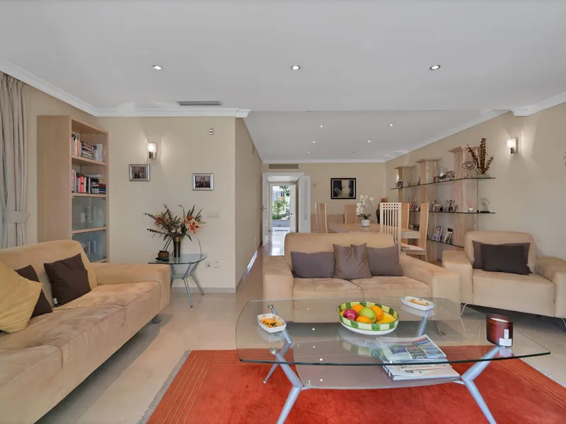 Discover seaside serenity in Estepona's ever popular complex - Dominion Beach located on the New Golden Mile. This spacious 2-bedroom, 2-bathroom apartment puts you just steps from the sand, with no road noise to disrupt the tranquility. The apartment is 