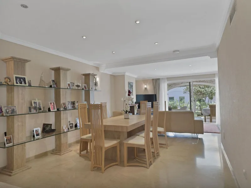 Discover seaside serenity in Estepona's ever popular complex - Dominion Beach located on the New Golden Mile. This spacious 2-bedroom, 2-bathroom apartment puts you just steps from the sand, with no road noise to disrupt the tranquility. The apartment is 