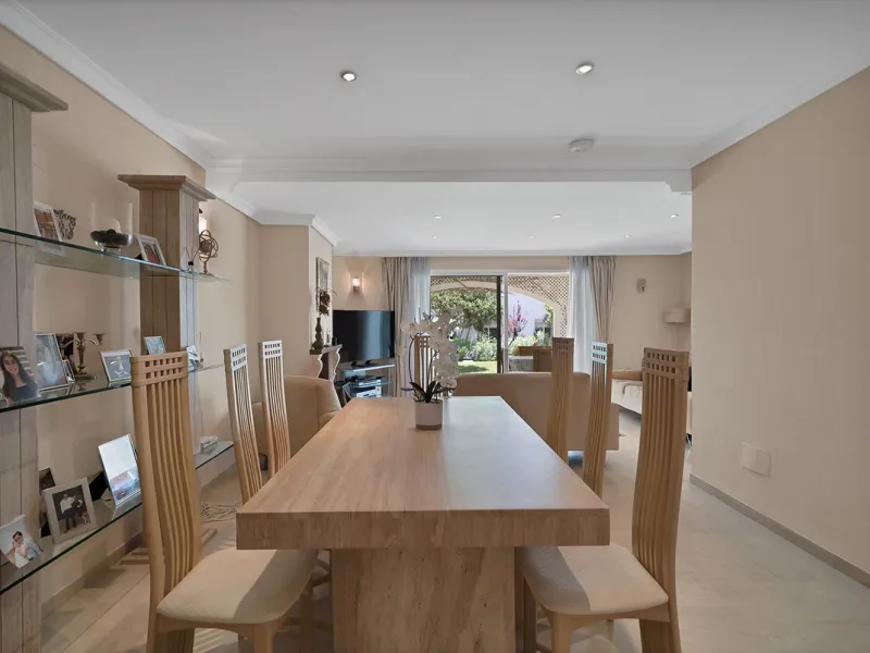 Discover seaside serenity in Estepona's ever popular complex - Dominion Beach located on the New Golden Mile. This spacious 2-bedroom, 2-bathroom apartment puts you just steps from the sand, with no road noise to disrupt the tranquility. The apartment is 