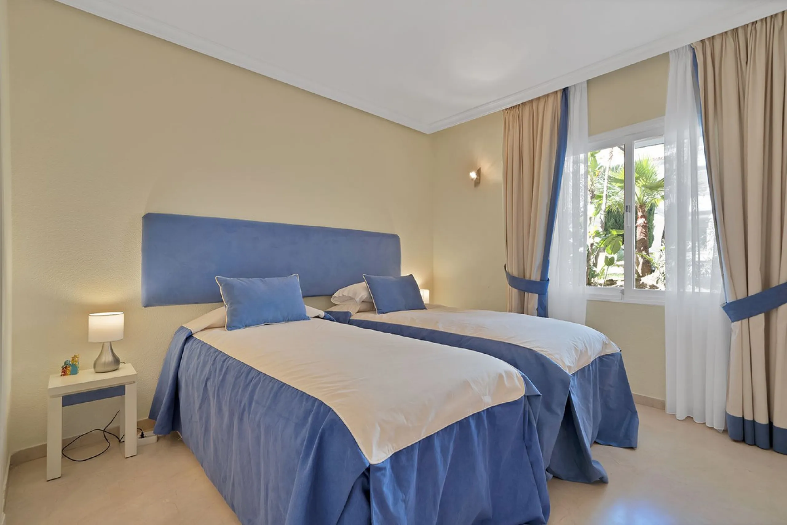 Discover seaside serenity in Estepona's ever popular complex - Dominion Beach located on the New Golden Mile. This spacious 2-bedroom, 2-bathroom apartment puts you just steps from the sand, with no road noise to disrupt the tranquility. The apartment is 