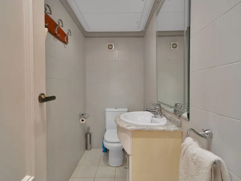 Discover seaside serenity in Estepona's ever popular complex - Dominion Beach located on the New Golden Mile. This spacious 2-bedroom, 2-bathroom apartment puts you just steps from the sand, with no road noise to disrupt the tranquility. The apartment is 