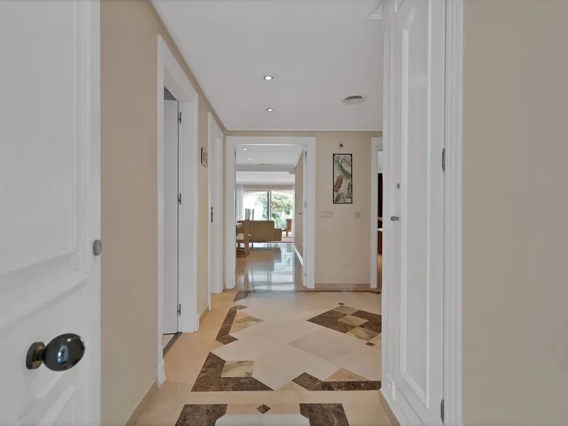 Discover seaside serenity in Estepona's ever popular complex - Dominion Beach located on the New Golden Mile. This spacious 2-bedroom, 2-bathroom apartment puts you just steps from the sand, with no road noise to disrupt the tranquility. The apartment is 