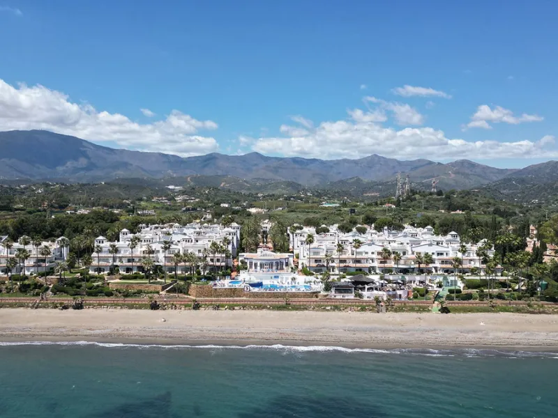 Discover seaside serenity in Estepona's ever popular complex - Dominion Beach located on the New Golden Mile. This spacious 2-bedroom, 2-bathroom apartment puts you just steps from the sand, with no road noise to disrupt the tranquility. The apartment is 