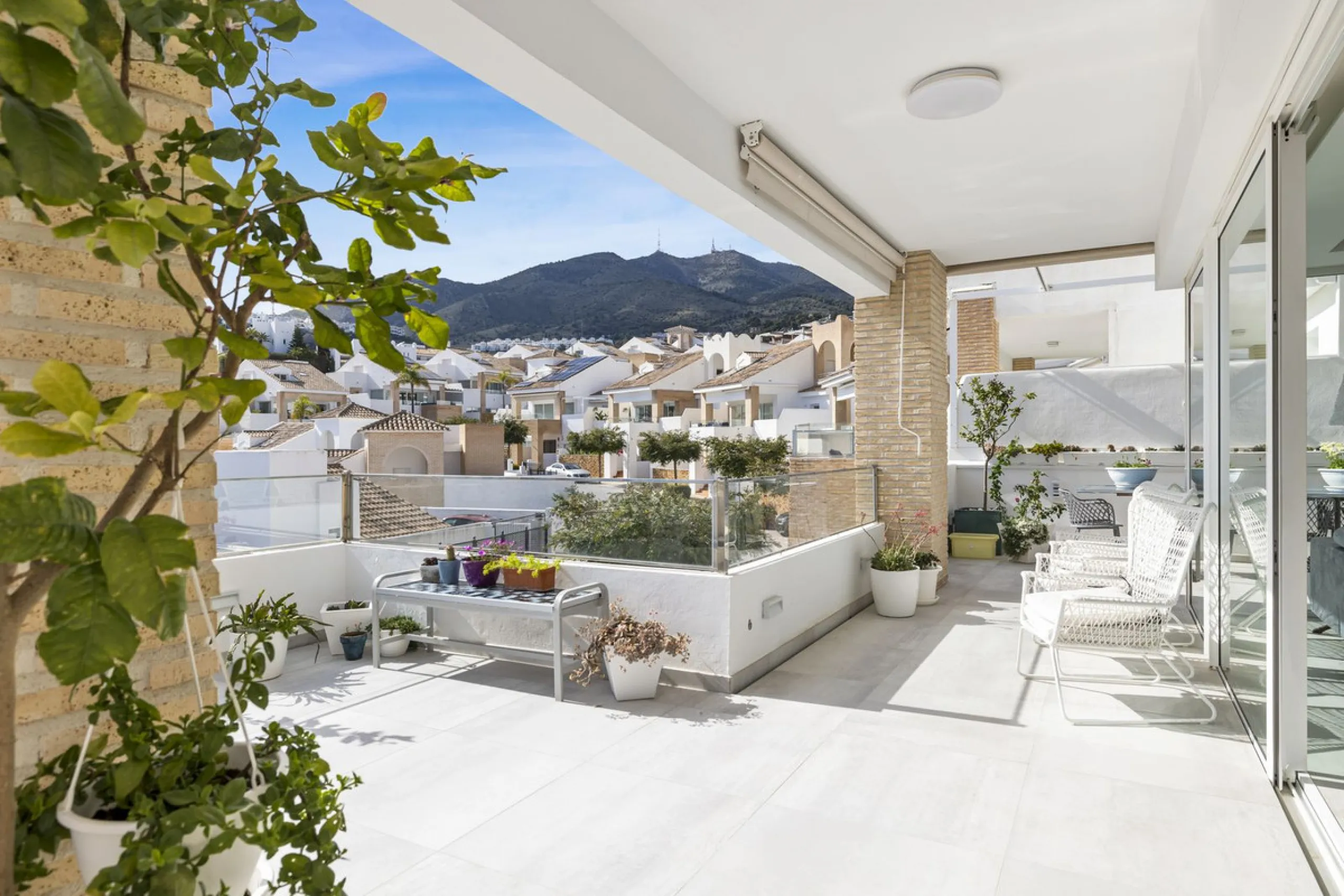 House - Detached Villa в продаже в Benalmadena, Málaga. В доме 3 спален и 3 ванных комнат. Площадь дома 358 м²