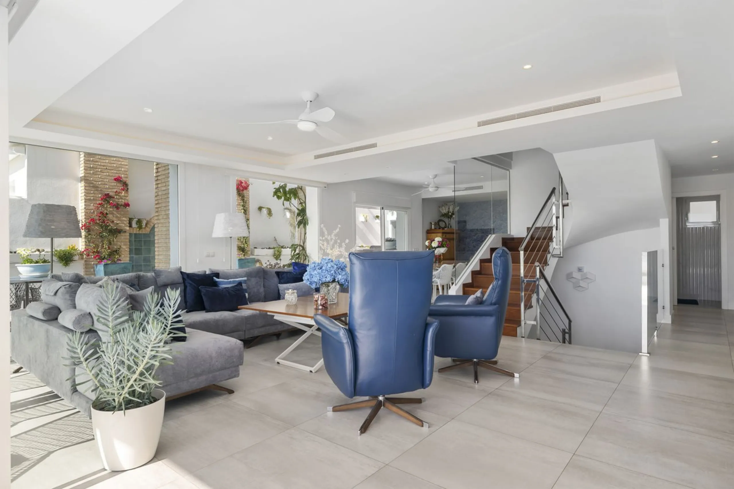 House - Detached Villa в продаже в Benalmadena, Málaga. В доме 3 спален и 3 ванных комнат. Площадь дома 358 м²