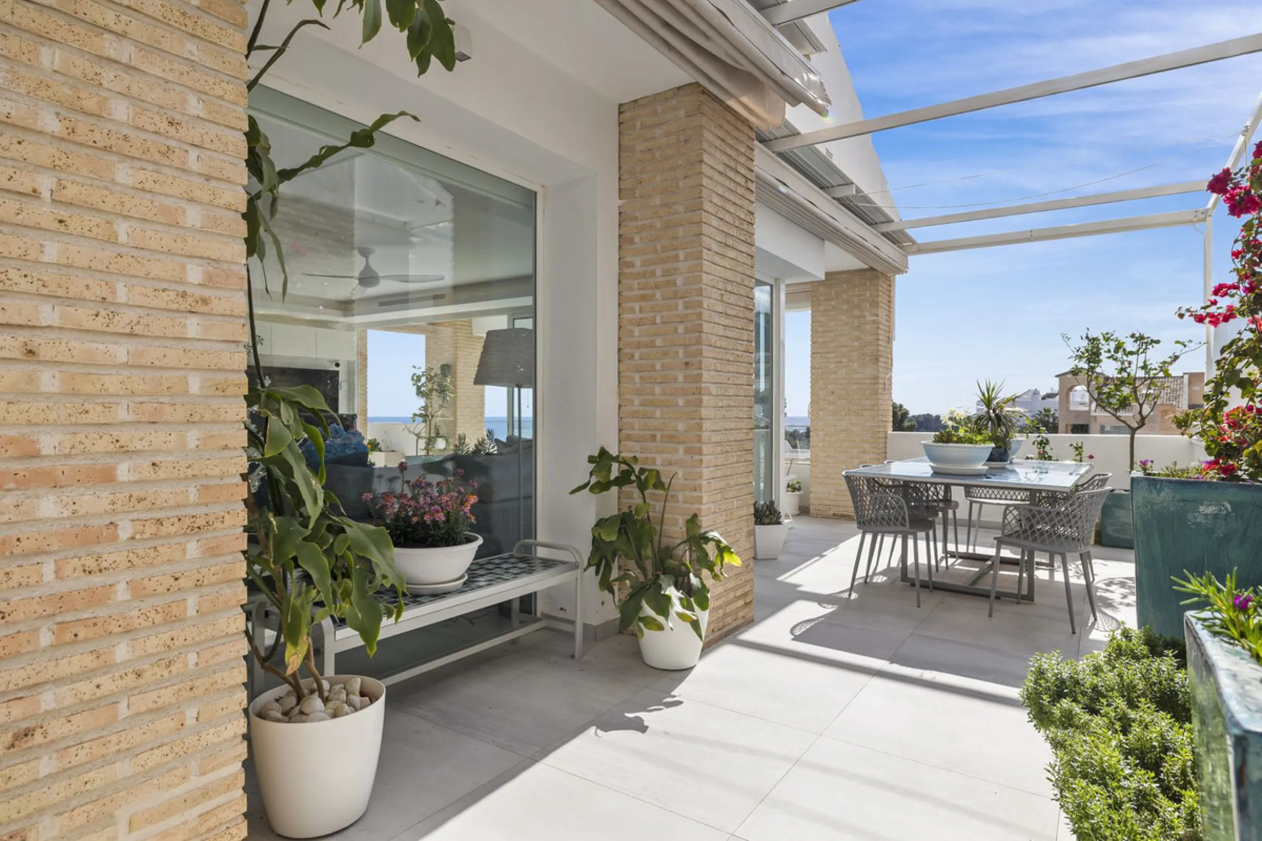 House - Detached Villa в продаже в Benalmadena, Málaga. В доме 3 спален и 3 ванных комнат. Площадь дома 358 м²