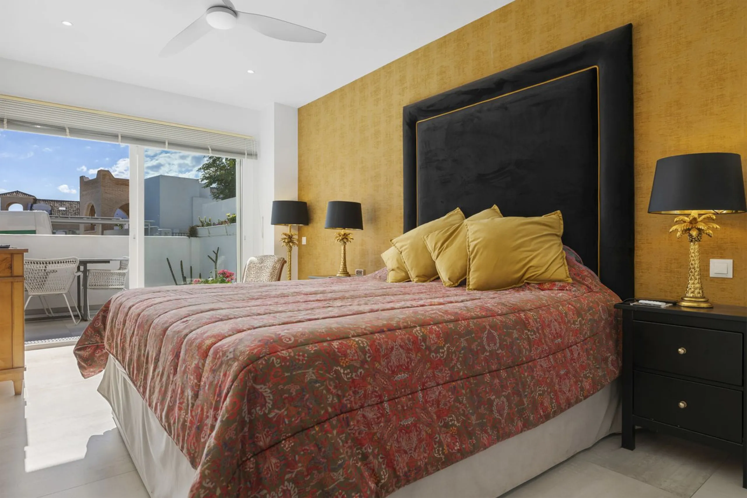 House - Detached Villa в продаже в Benalmadena, Málaga. В доме 3 спален и 3 ванных комнат. Площадь дома 358 м²