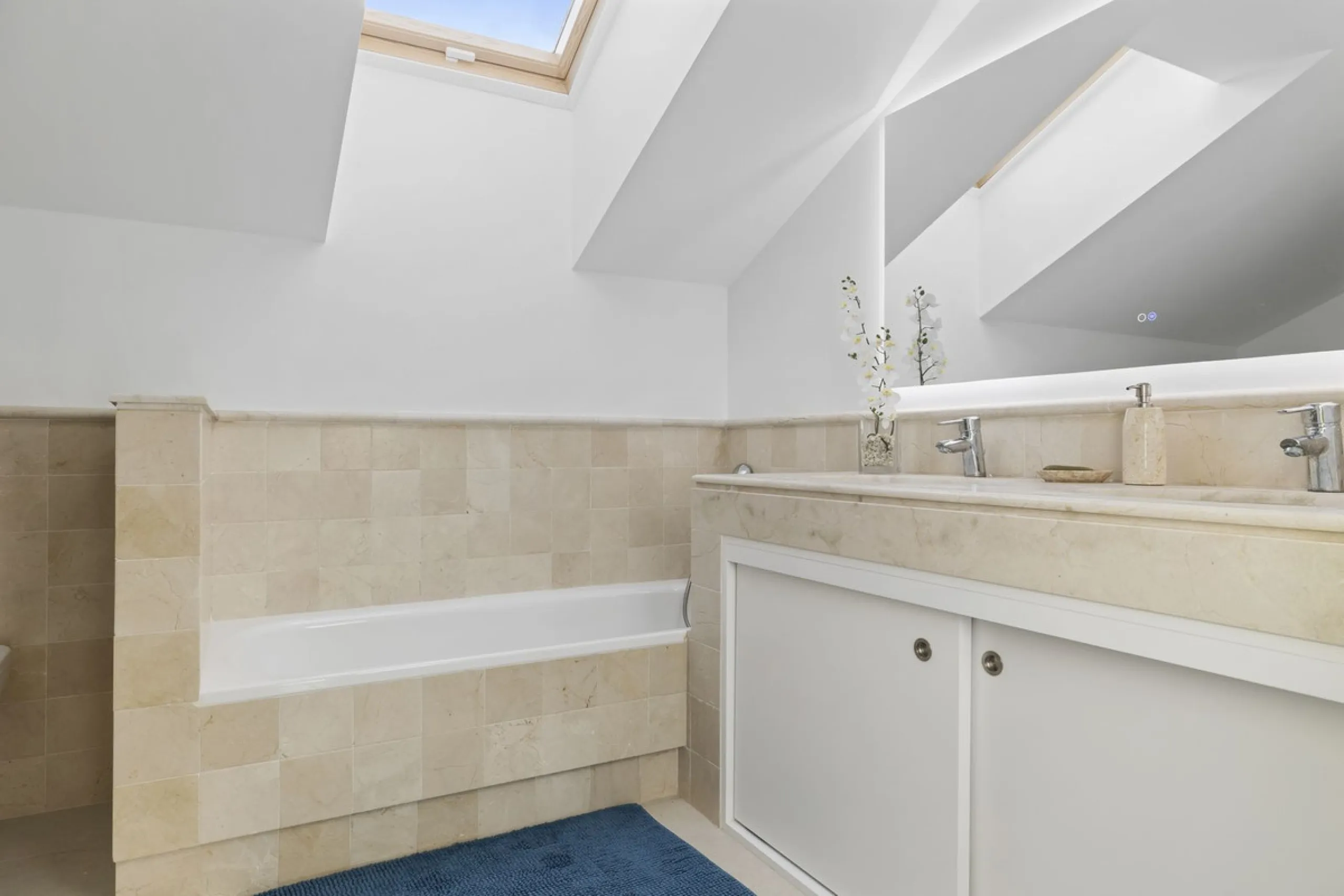 House - Detached Villa в продаже в Benalmadena, Málaga. В доме 3 спален и 3 ванных комнат. Площадь дома 358 м²