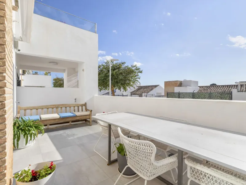 House - Detached Villa в продаже в Benalmadena, Málaga. В доме 3 спален и 3 ванных комнат. Площадь дома 358 м²