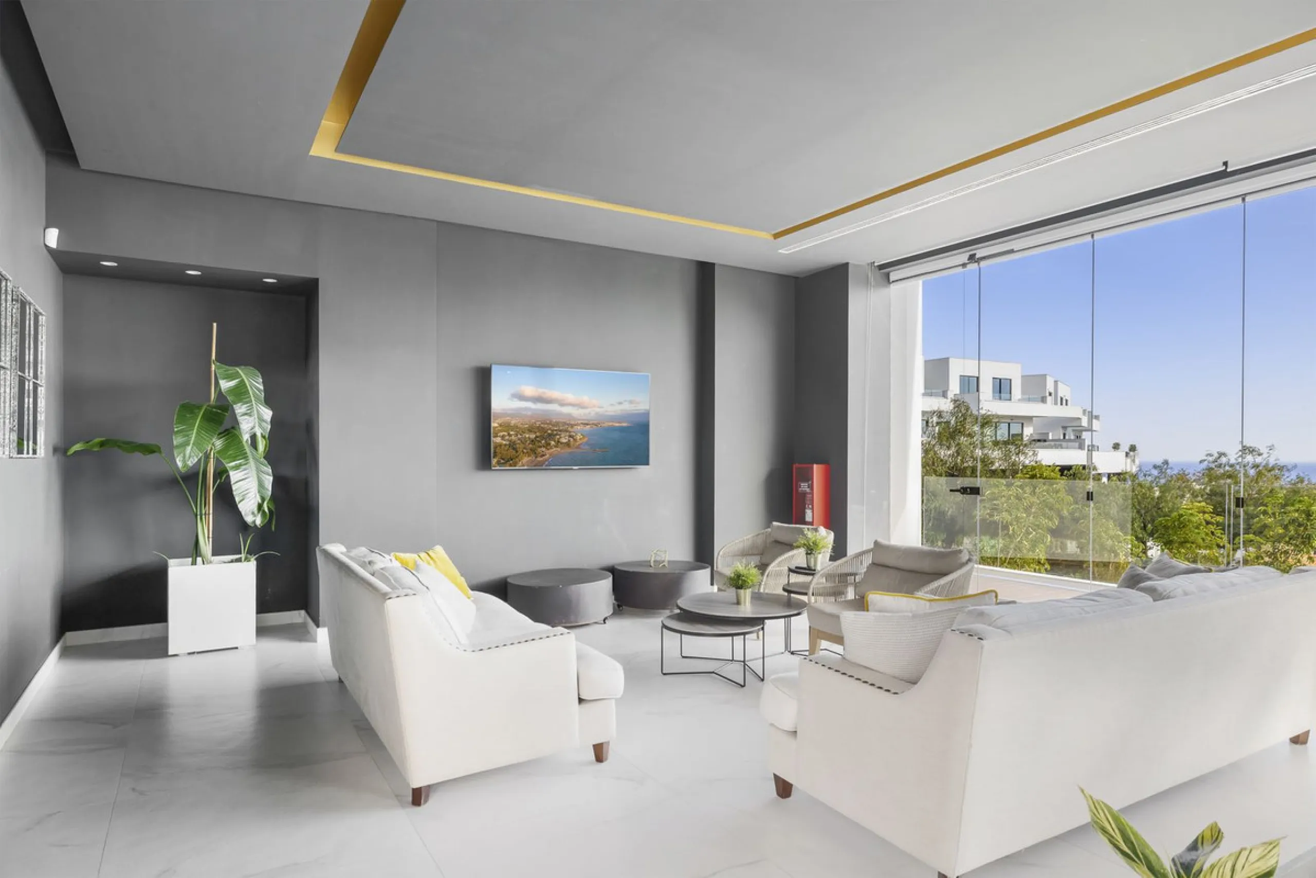 House - Detached Villa в продаже в Benalmadena, Málaga. В доме 3 спален и 3 ванных комнат. Площадь дома 358 м²