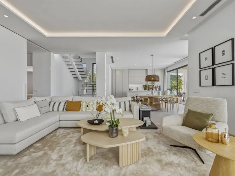 Brand New Contemporary Jewel – Car-Free Luxury in Marbella Center